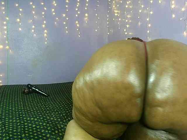 Big-Ass-Wilma webcam