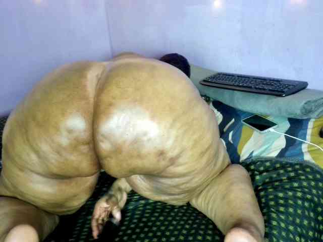 Big-Ass-Wilma webcam