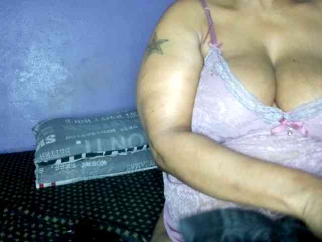 Big-Ass-Wilma webcam