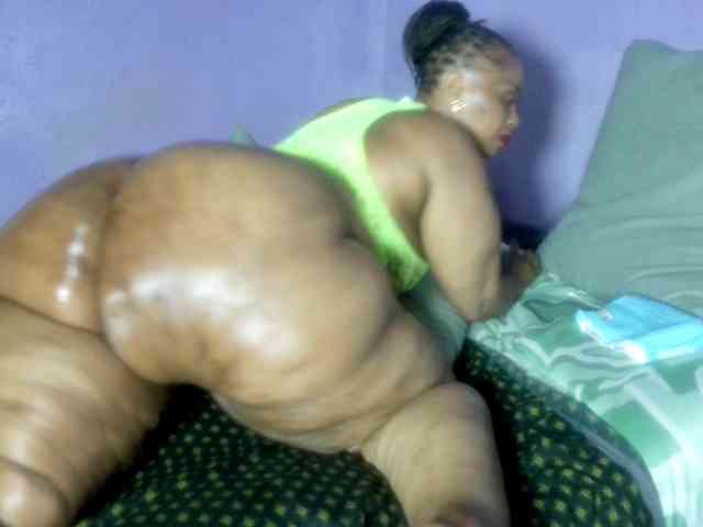 Big-Ass-Wilma webcam