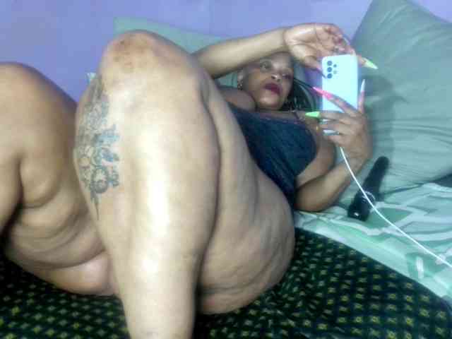 Big-Ass-Wilma webcam