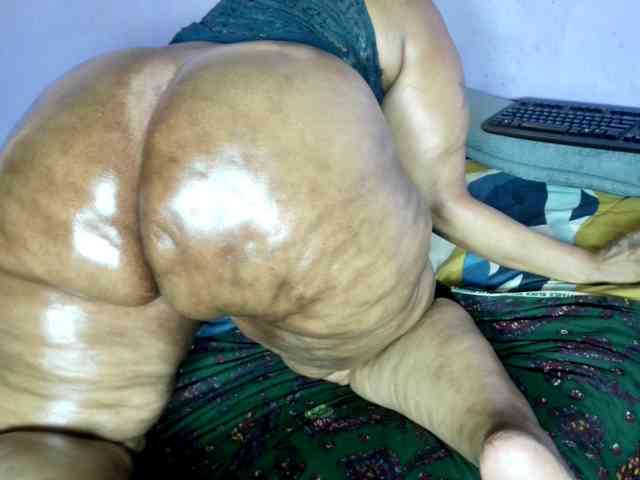 Big-Ass-Wilma webcam