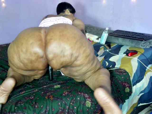 Big-Ass-Wilma webcam