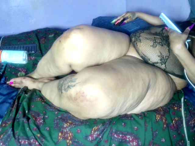 Big-Ass-Wilma webcam