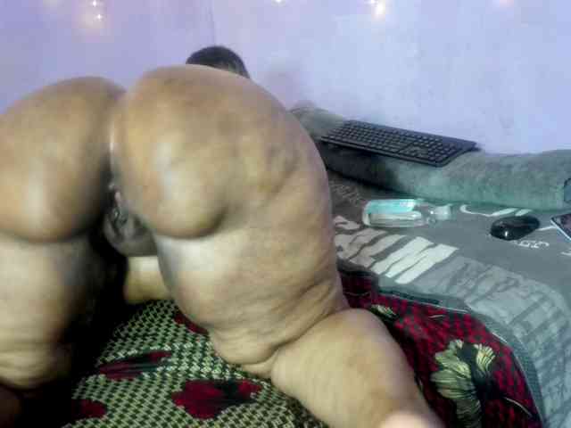 Big-Ass-Wilma webcam