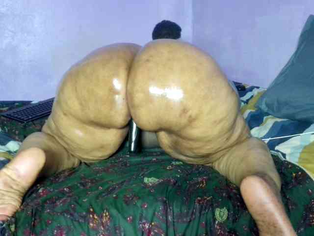 Big-Ass-Wilma Live Webcam on BongaCams