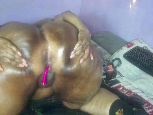 Big-Ass-Wilma webcam