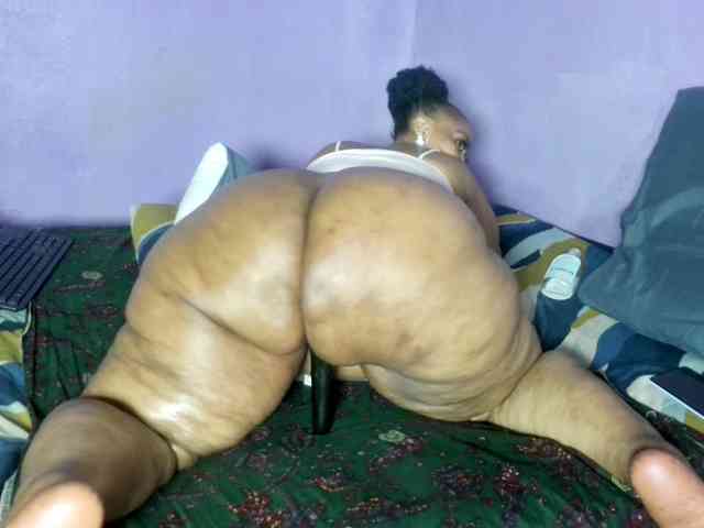 Big-Ass-Wilma Live Webcam on BongaCams