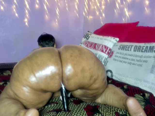 Big-Ass-Wilma webcam