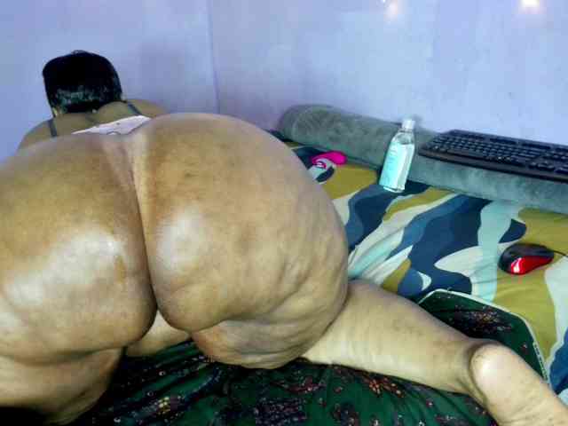 Big-Ass-Wilma webcam