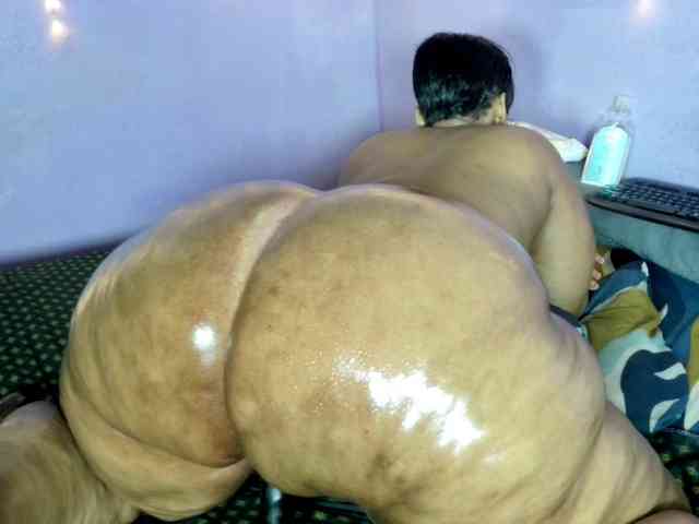 Big-Ass-Wilma webcam