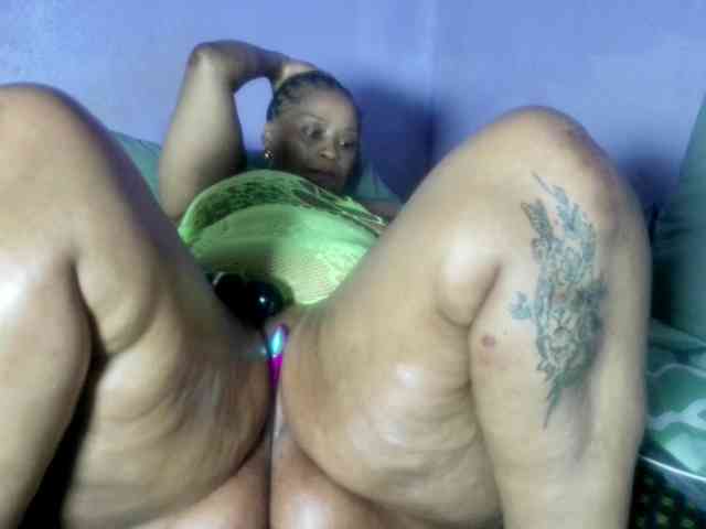 Big-Ass-Wilma webcam