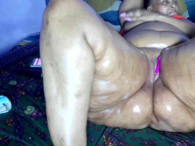 Big-Ass-Wilma webcam