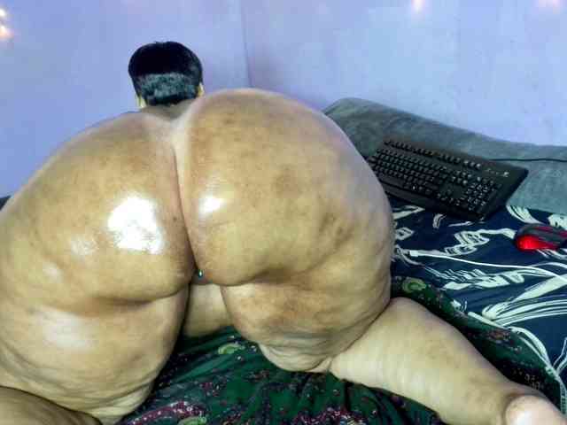 Big-Ass-Wilma webcam