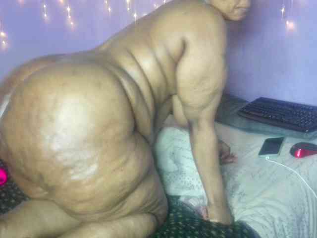 Big-Ass-Wilma webcam