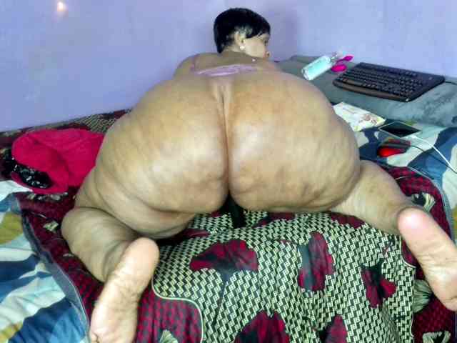 Big-Ass-Wilma webcam