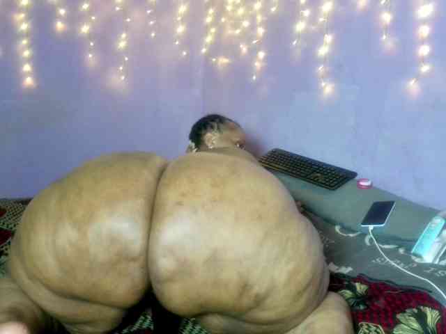 Big-Ass-Wilma webcam