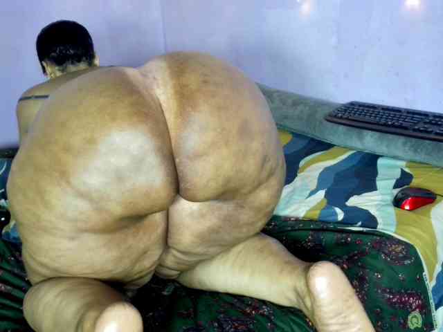 Big-Ass-Wilma webcam