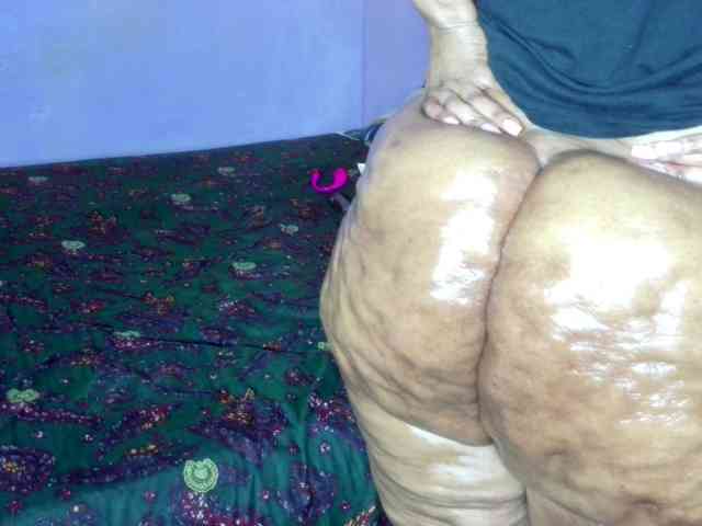 Big-Ass-Wilma webcam