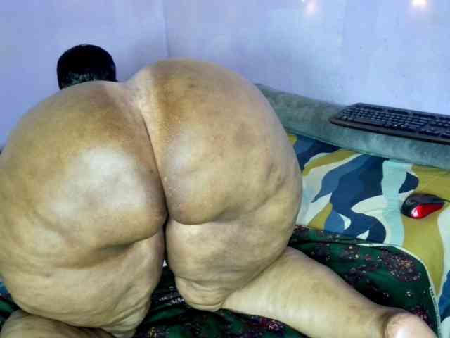 Big-Ass-Wilma webcam