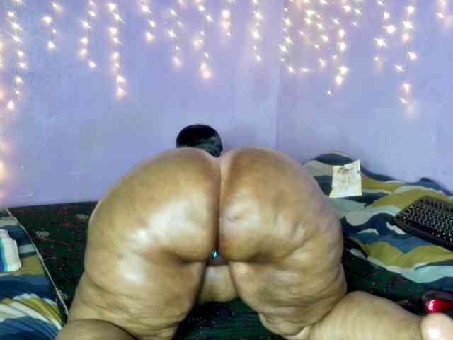 Big-Ass-Wilma webcam