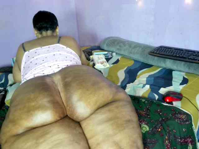 Big-Ass-Wilma webcam