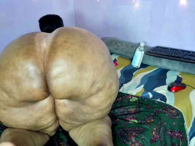 Big-Ass-Wilma webcam