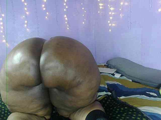 Big-Ass-Wilma webcam