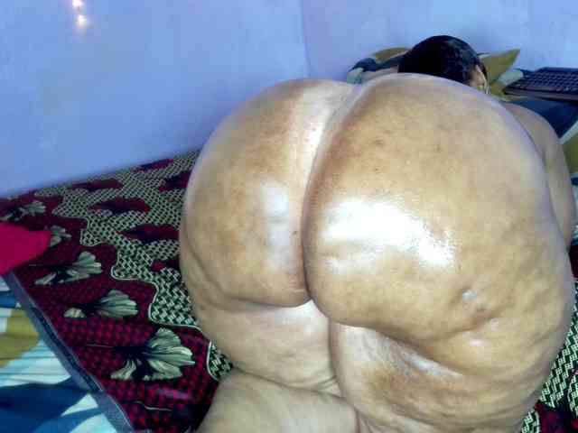 Big-Ass-Wilma Live Webcam on BongaCams