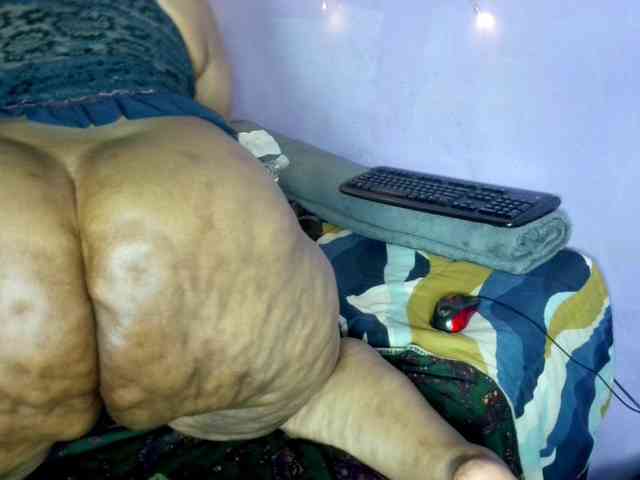 Big-Ass-Wilma webcam