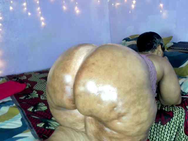 Big-Ass-Wilma webcam