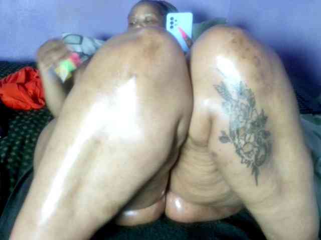 Big-Ass-Wilma webcam