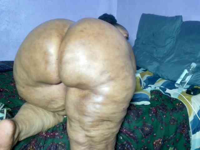 Big-Ass-Wilma Live Webcam on BongaCams