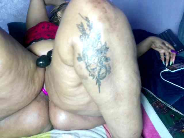 Big-Ass-Wilma Live Webcam on BongaCams