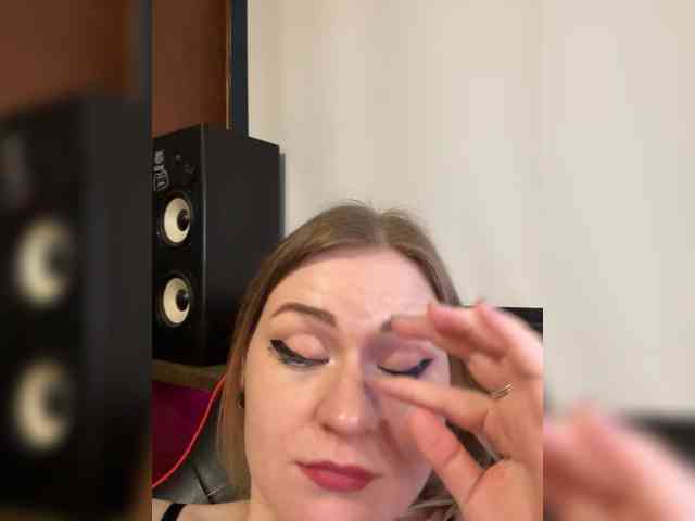 MrsAnna webcam