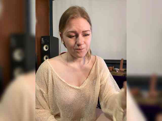 MrsAnna webcam