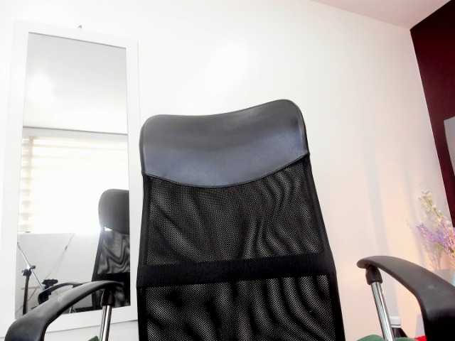  moxa-hot chat room