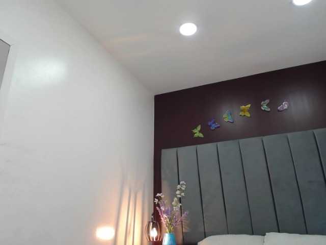 moxa-hot's BongaCams show and profile