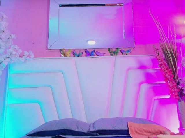 moxa-hot's BongaCams show and profile