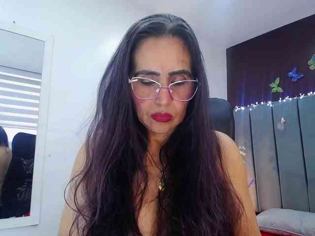 moxa-hot Live Webcam on BongaCams