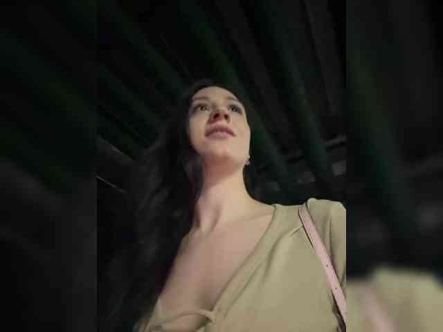 _Meggi_ webcam