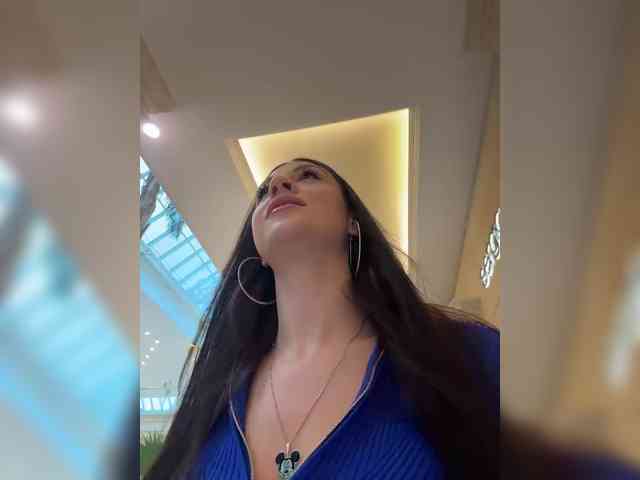 _Meggi_ webcam