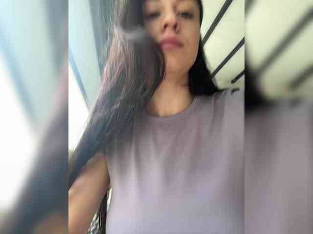 _Meggi_ webcam