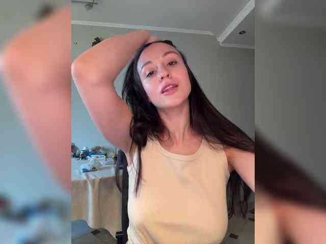 _Meggi_ webcam