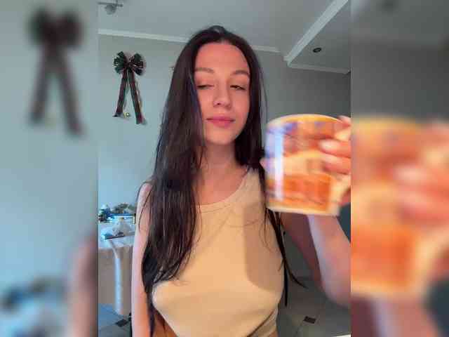 _Meggi_ webcam