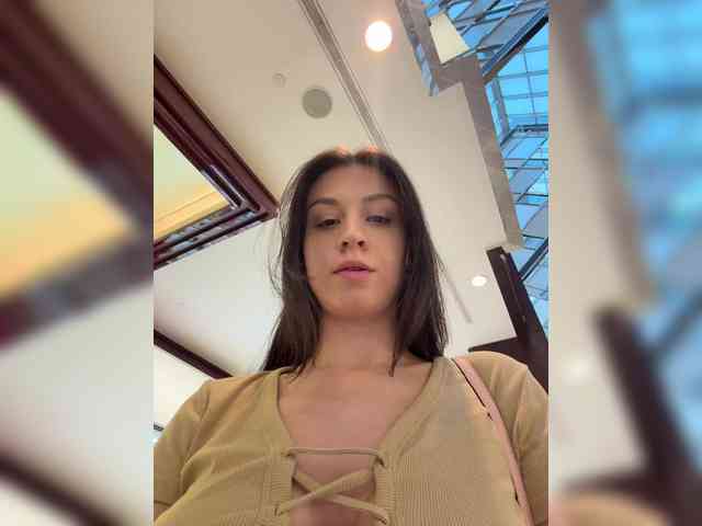 _Meggi_ webcam