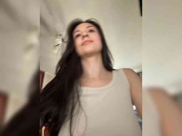 _Meggi_ webcam