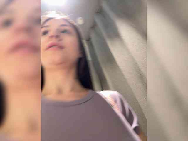 _Meggi_ webcam