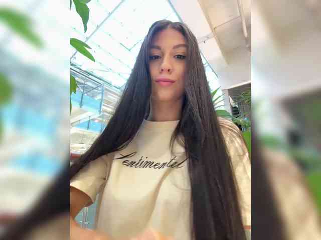 _Meggi_ webcam