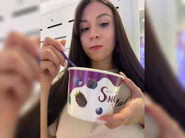 _Meggi_ webcam